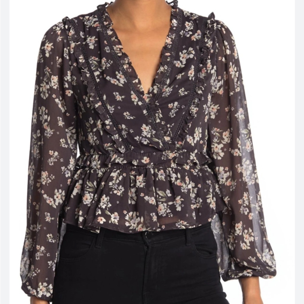 ASTR Floral Ruffle Blouse in Brown Size XS